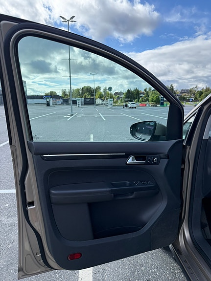 Volkswagen Touran 14 of 30