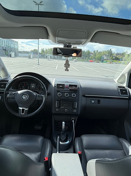 Volkswagen Touran 24 of 30