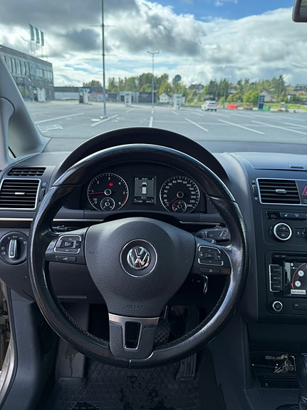 Volkswagen Touran 17 of 30