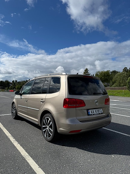 Volkswagen Touran 4 of 30