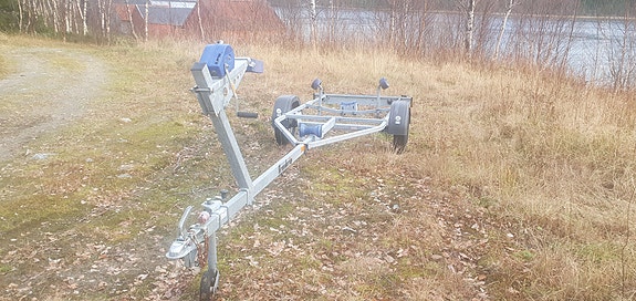 Pioner 15 m Tohatsu 25 hk inkl henger 7 of 7