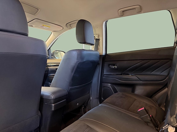 Mitsubishi Outlander 13 of 30