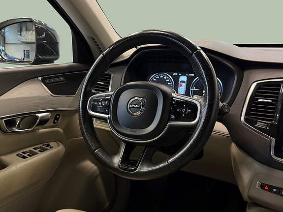 Volvo XC90 15 of 30