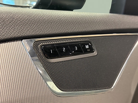 Volvo XC90 24 of 30