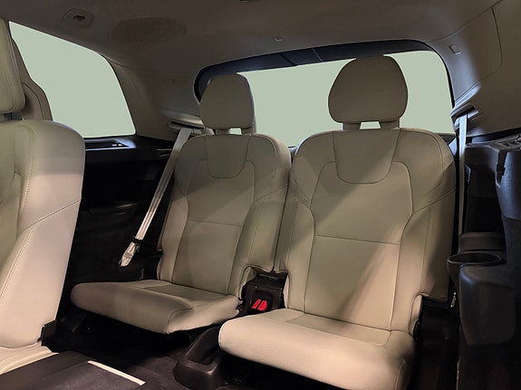 Volvo XC90 12 of 30