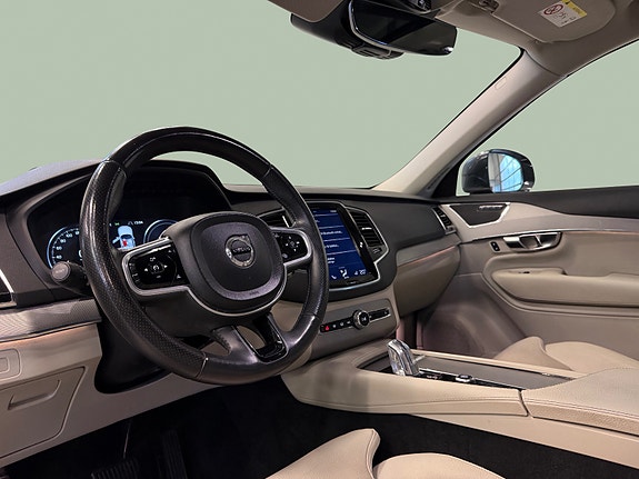 Volvo XC90 14 of 30