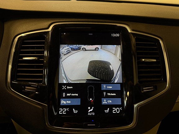 Volvo XC90 18 of 30