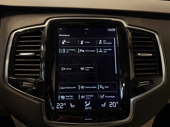 Volvo XC90 17 of 30