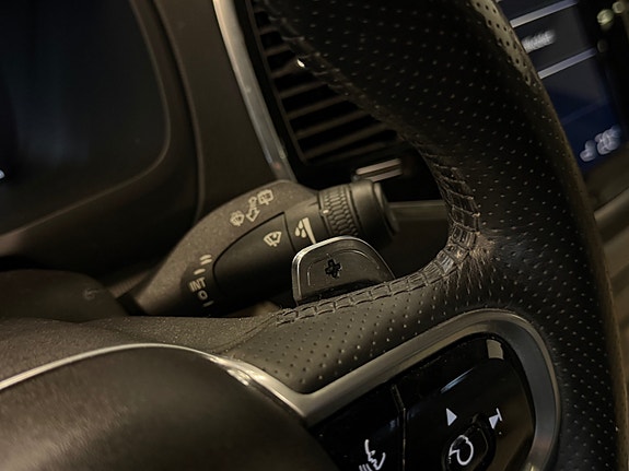 Volvo XC90 30 of 30