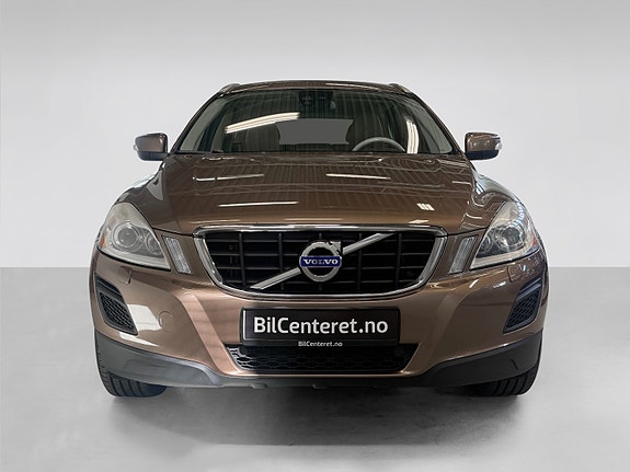 Volvo XC60 2 of 30