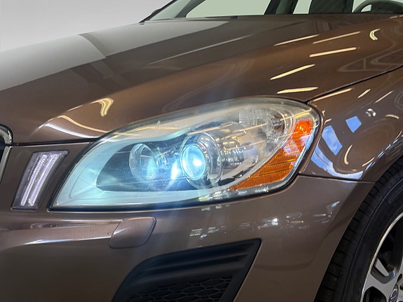 Volvo XC60 13 of 30