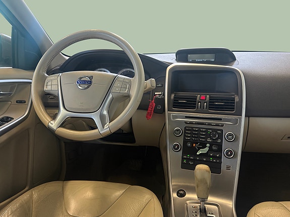 Volvo XC60 22 of 30
