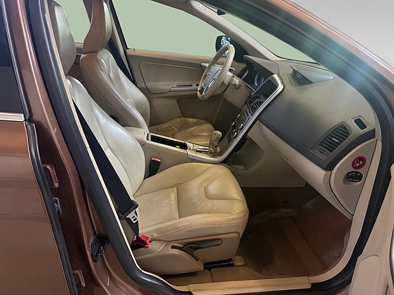 Volvo XC60 21 of 30
