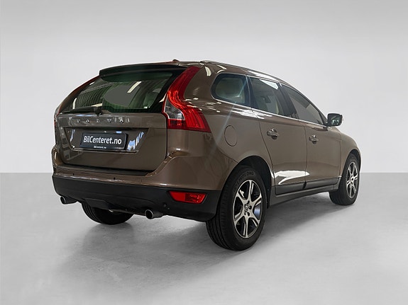 Volvo XC60 11 of 30