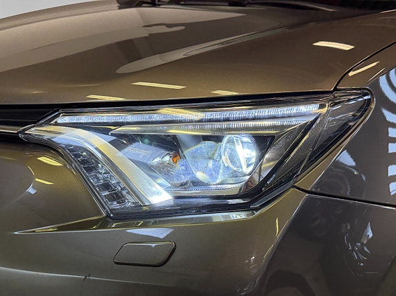Toyota RAV4 13 of 30