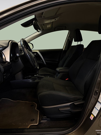 Toyota RAV4 15 of 30