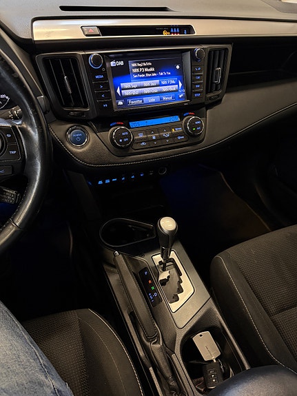 Toyota RAV4 21 of 30