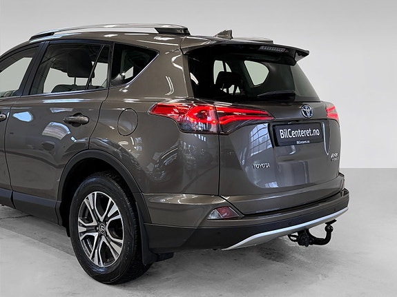 Toyota RAV4 12 of 30