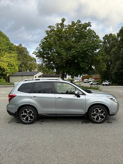 Subaru Forester 4 of 16