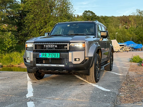 Toyota Land Cruiser 21 of 30