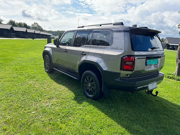 Toyota Land Cruiser 14 of 30