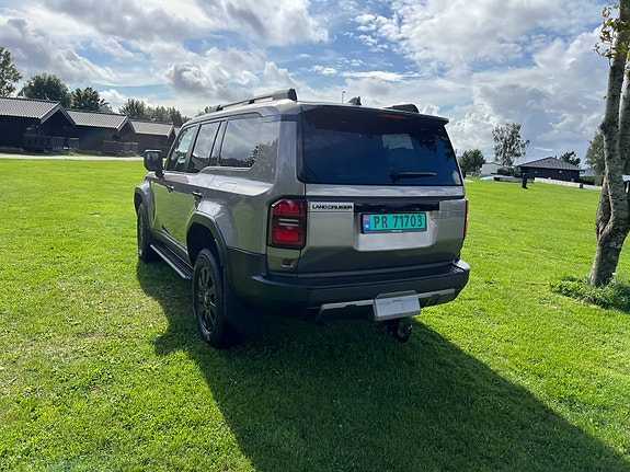 Toyota Land Cruiser 11 of 30