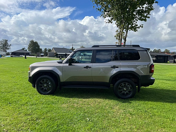 Toyota Land Cruiser 15 of 30