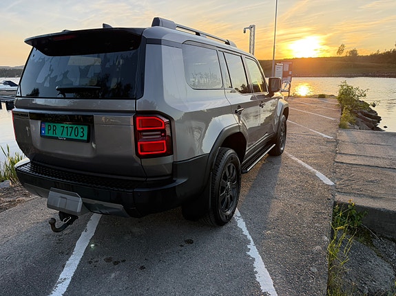 Toyota Land Cruiser 22 of 30