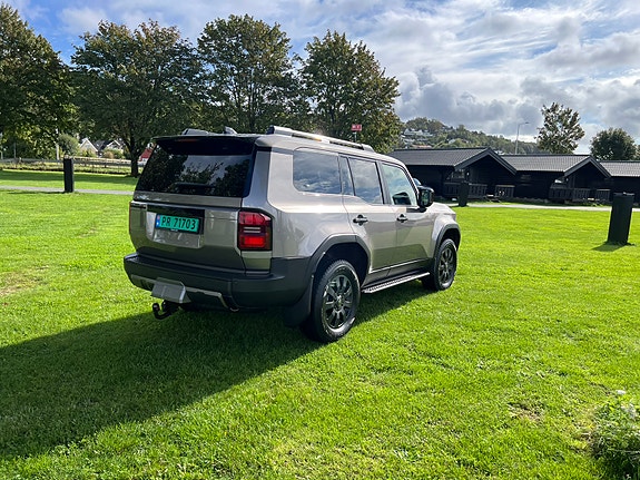 Toyota Land Cruiser 7 of 30