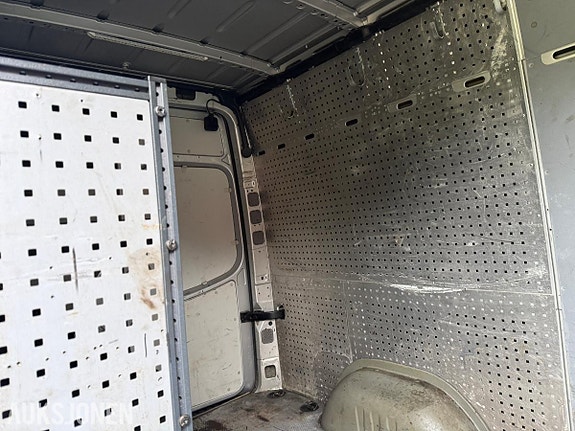 Volkswagen Crafter 27 of 28
