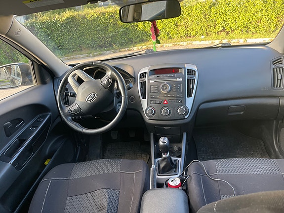 Kia Ceed 4 of 9