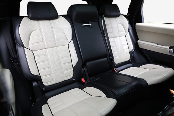 Land Rover Range Rover Sport 16 of 30