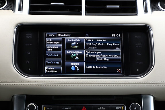 Land Rover Range Rover Sport 28 of 30