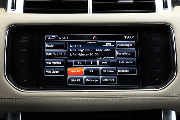 Land Rover Range Rover Sport 27 of 30