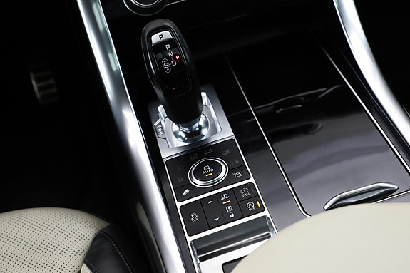 Land Rover Range Rover Sport 24 of 30