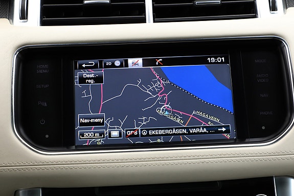 Land Rover Range Rover Sport 26 of 30