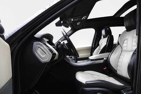 Land Rover Range Rover Sport 13 of 30