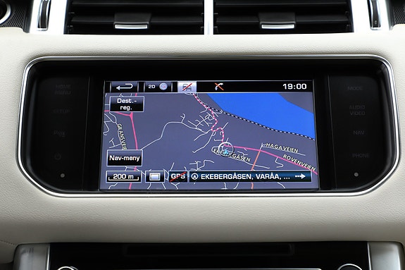 Land Rover Range Rover Sport 21 of 25