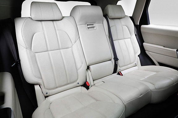 Land Rover Range Rover Sport 14 of 25