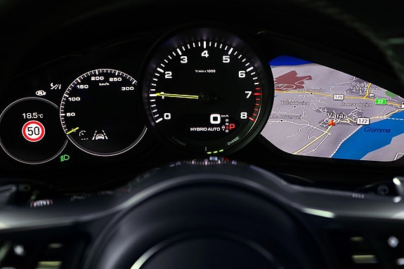 Porsche Panamera 24 of 30