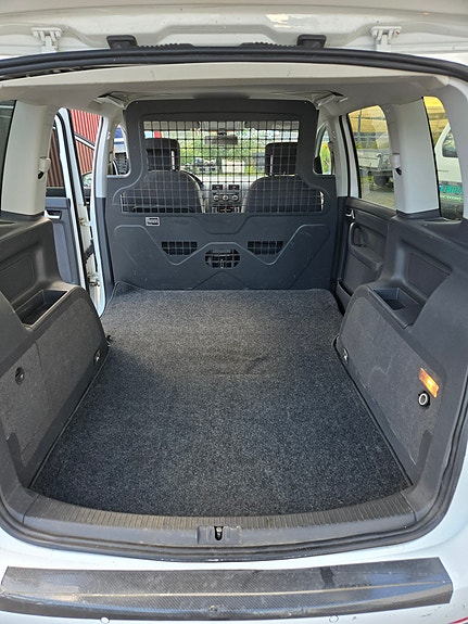 Volkswagen Touran 10 of 16