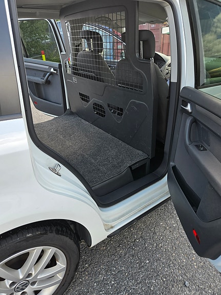 Volkswagen Touran 9 of 16