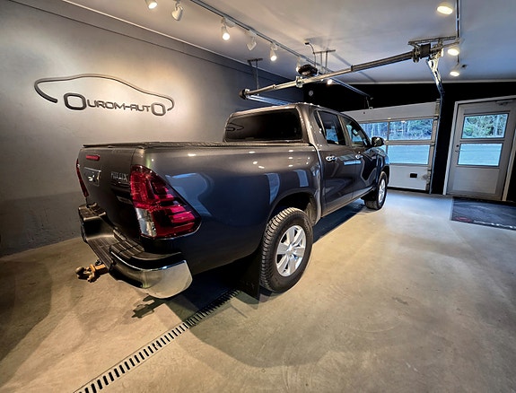 Toyota HiLux 4 of 26