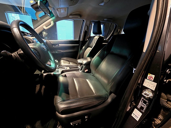 Toyota HiLux 9 of 26