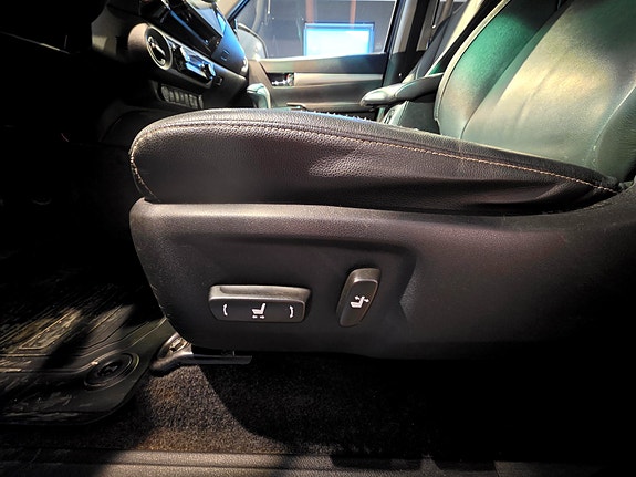 Toyota HiLux 10 of 26