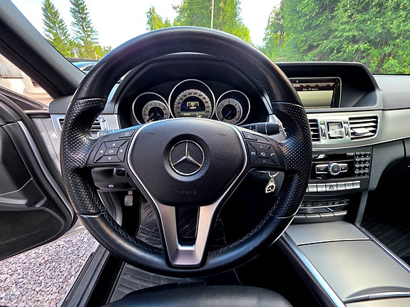Mercedes-Benz E250 15 of 21