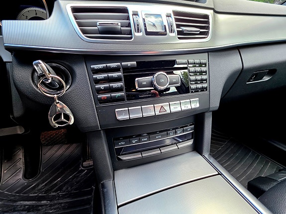 Mercedes-Benz E250 21 of 21