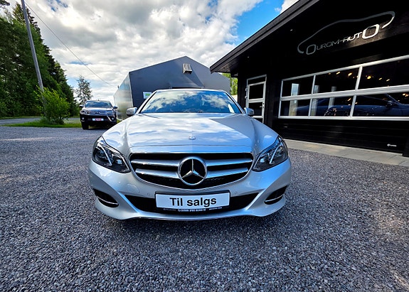 Mercedes-Benz E250 2 of 21