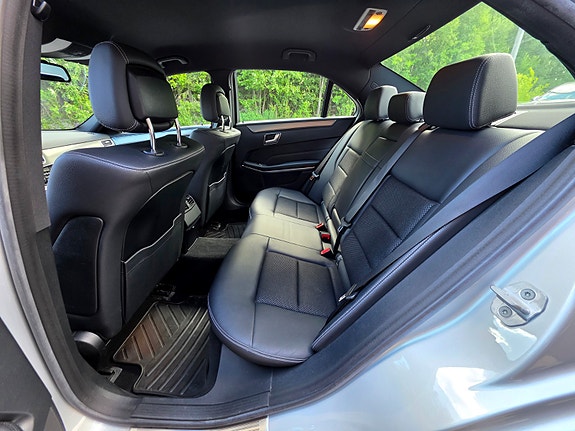 Mercedes-Benz E250 11 of 21