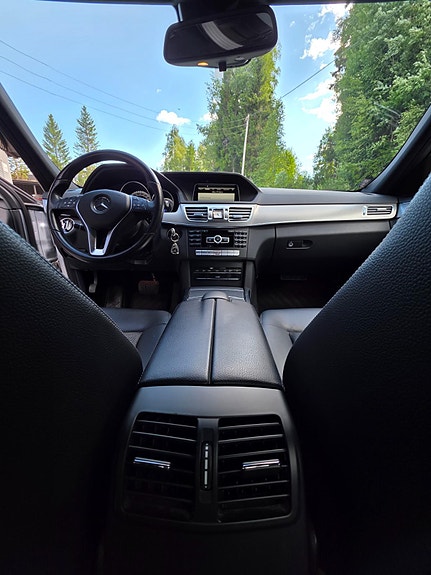 Mercedes-Benz E250 12 of 21
